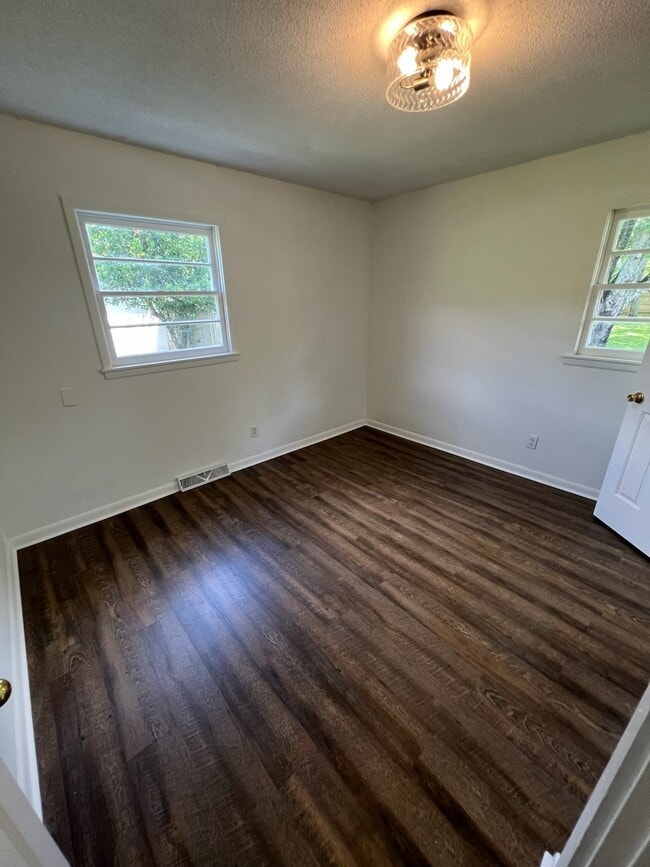 Photo - 1103 Hickory St