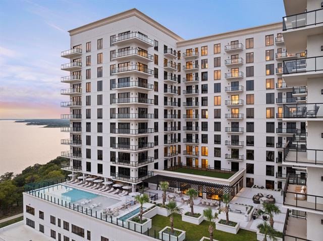 Building Photo - 3111 Sunset Blvd Unit 1010