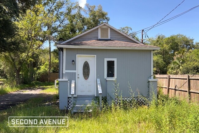 Building Photo - 1730 W 19th St