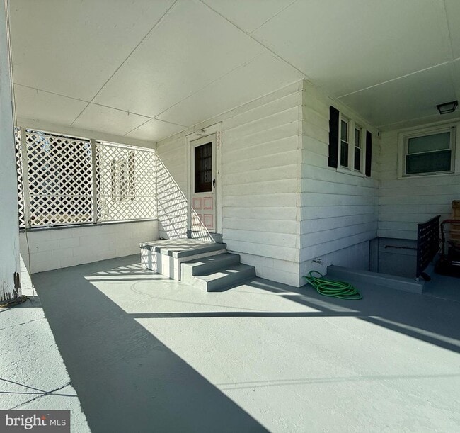225 E 2nd Ave