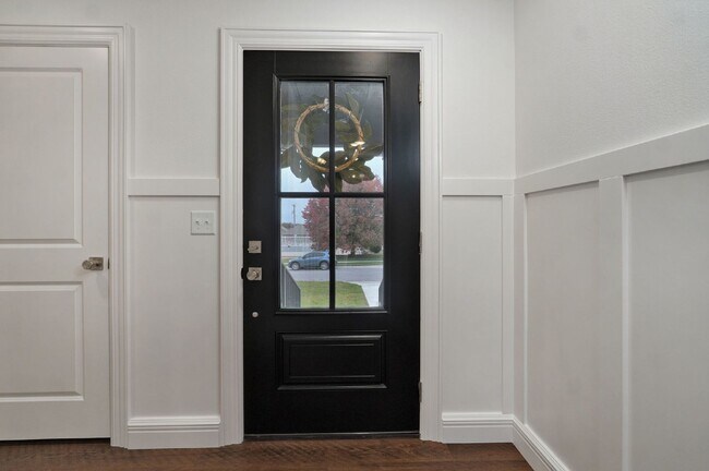 Photo - Modern 3 Bed, 2 Bath Home in Springfield, ...