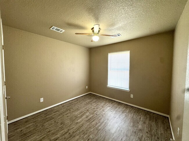 Photo - 121 Lanita Cir