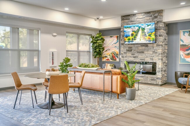 Building Photo - Westlake Heights Rental