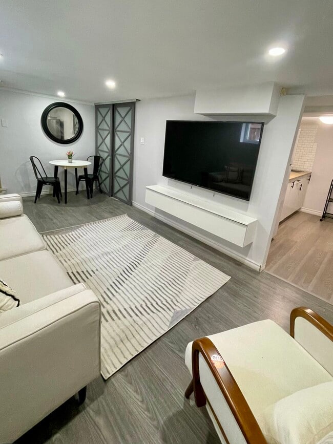 Building Photo - 1297 Aubin Rd