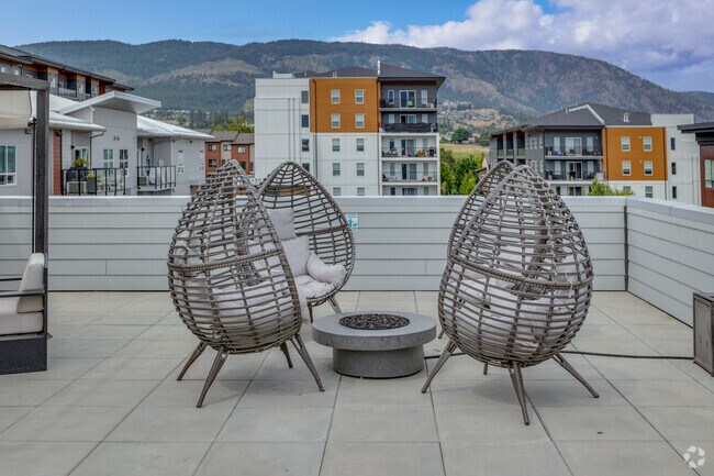 Rooftop Patio B West
