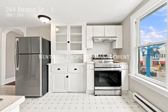 Building Photo - 249 Bridge St Unit 1
