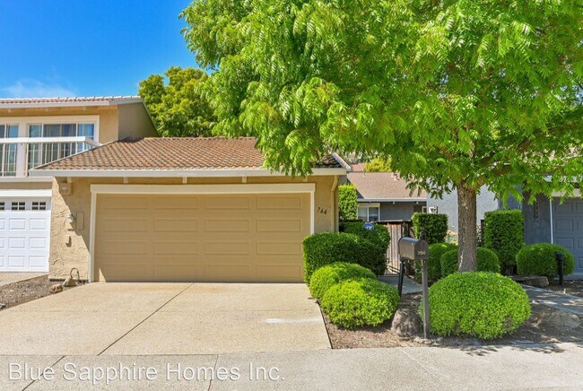 3 br, 2.5 bath House - 764 Augusta Dr - 3 br, 2.5 bath House - 764 Augusta Dr
