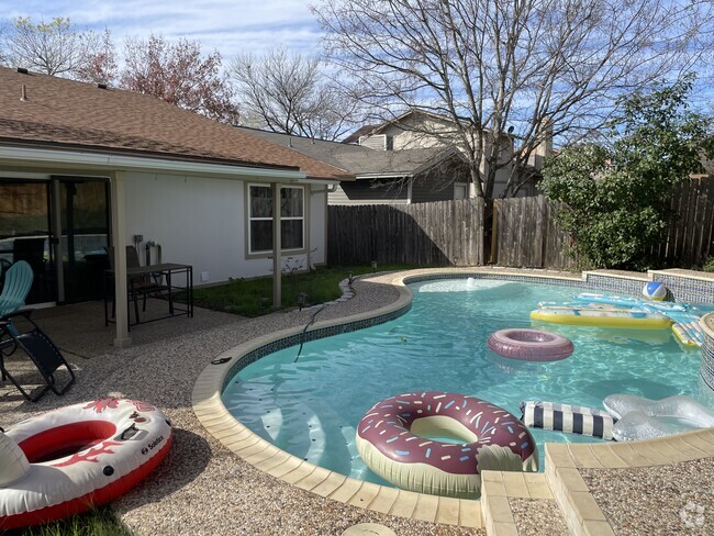 Building Photo - 7251 Sunlit Trail Dr Rental