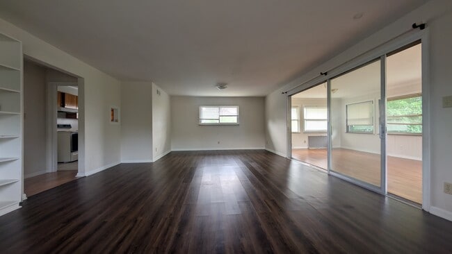 Living Room - 701 Edgecliff St Unit 2.0