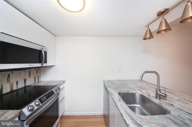 Photo - 146 Oberlin Ter Unit Chatham Village of Towaminson