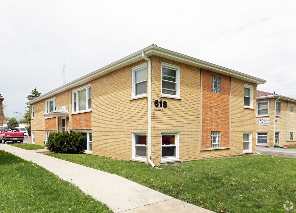 Photo - 618 S Wisconsin Ave