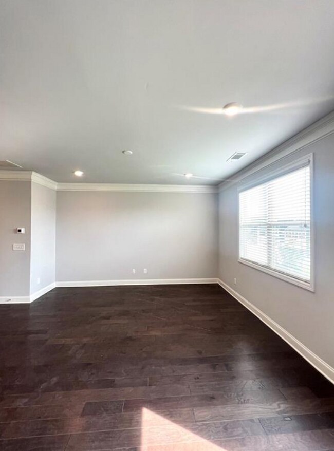 Photo - 3229 Weyhill Trl