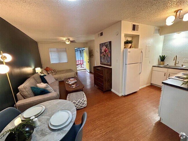 Building Photo - 4209 Avenue B Unit 209 Rental