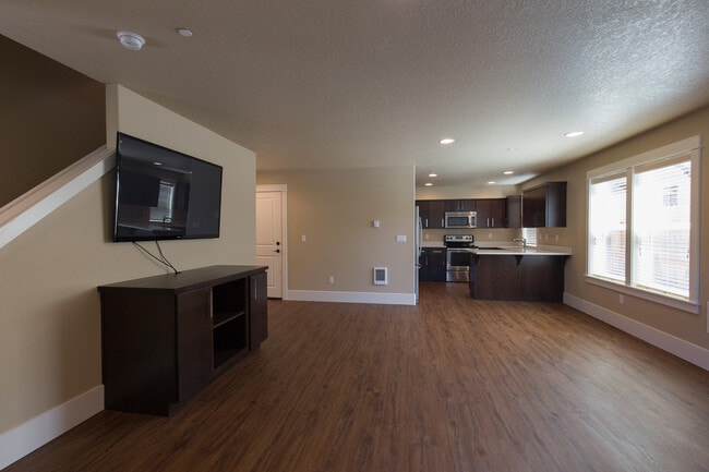 Photo - 915 SW 10th St Unit 101