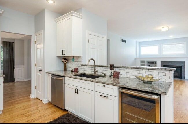 Photo - 5218 Stapleton Dr