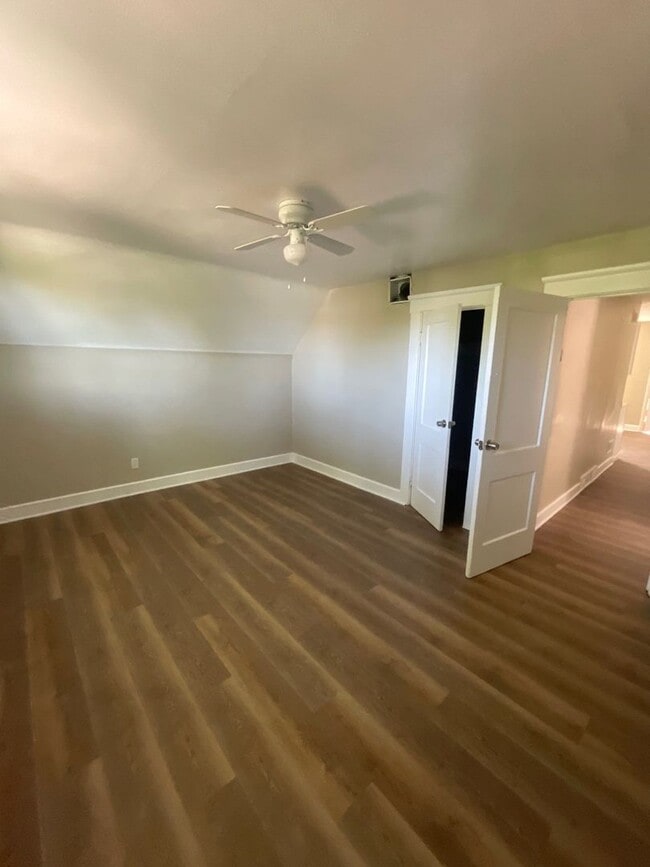 381 E 152nd St Unidad 381 E 152nd St #3, Cleveland, OH 44110