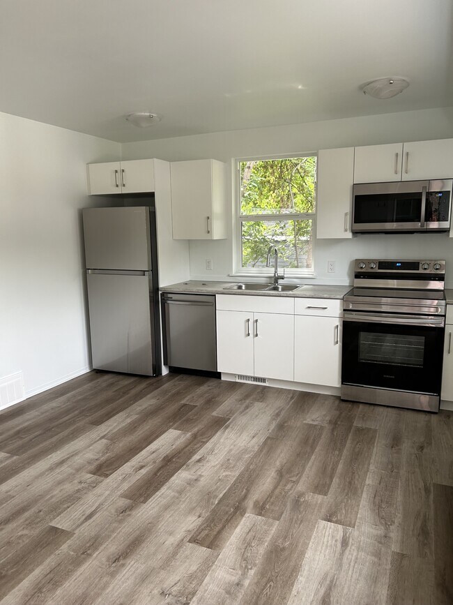 Photo - 11820-11861 61 St NW Unit Bsmt G4