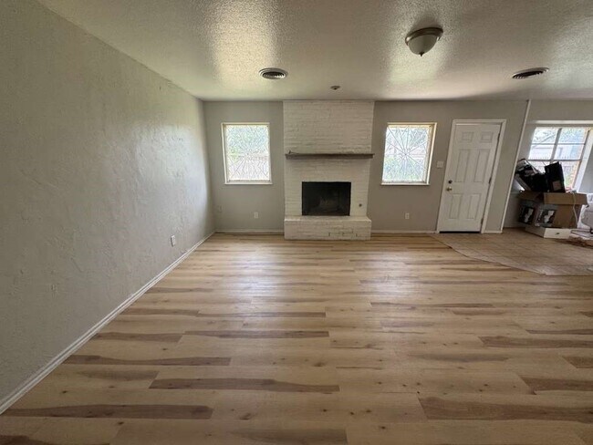 Photo - 5431 45th St