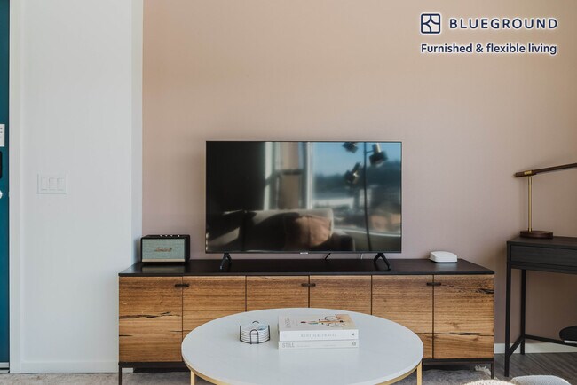 Photo - 4609 Union Bay Pl NE Unit FL5-ID768