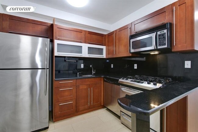 Building Photo - 649 Washington Ave Rental