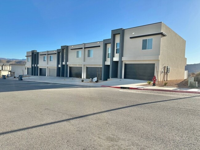 Photo - PET FRIENDLY!! HURRICANE TOWNHOME! END UNIT!