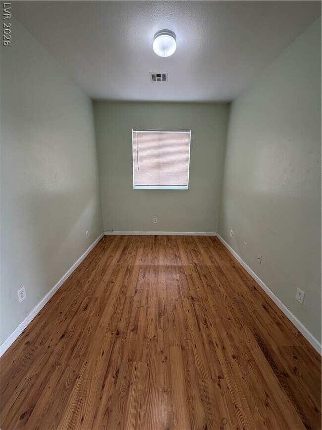 Photo - 3814 Kit Fox St