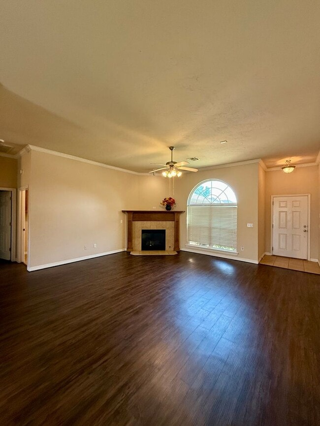 Photo - Spacious Home in Apple Valley- Moore