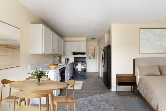 Straight Creek Apartments