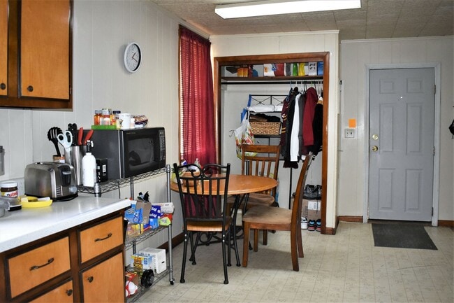 Photo - 716-718 Wayne Unit 716 ADV