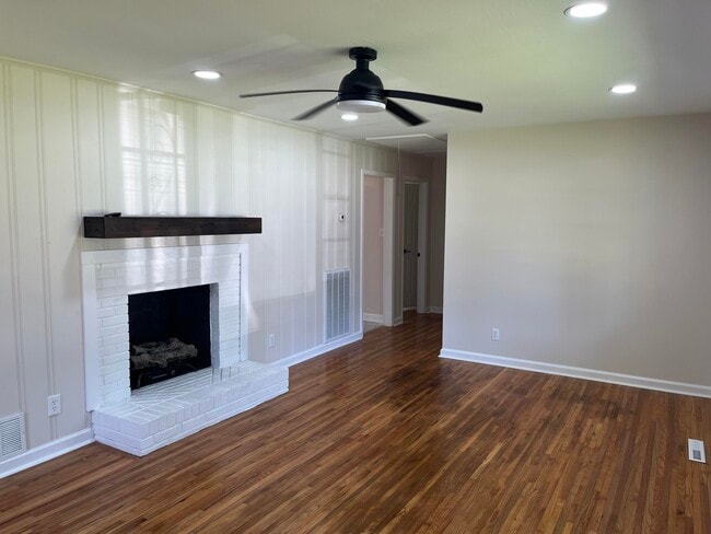 Photo - 202 Silver Bluff Rd