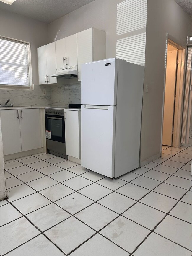 Photo - 626 - Kina Hialeah