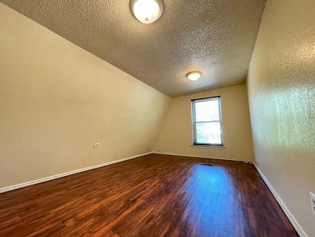 Photo - 1100 W Morphy St