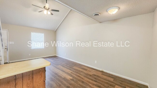 Photo - Cute Townhouse Available!