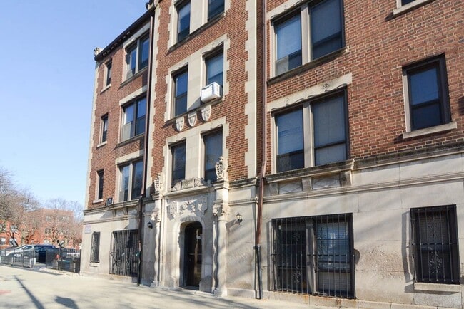 Photo - 3350 N Marshfield Ave Unit J07P