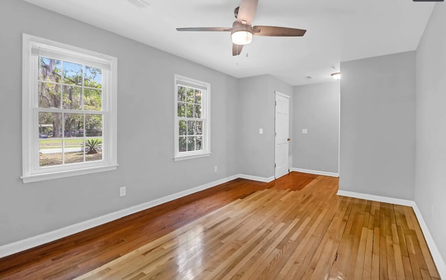 Photo - 1203 Happyland Blvd