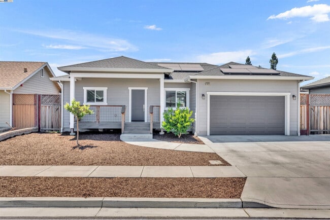 Building Photo - 3626 Hemlock Ct