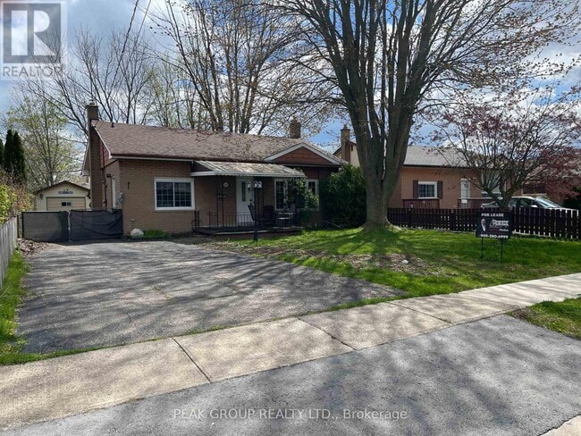Photo - 7452 Marieclaude Ave