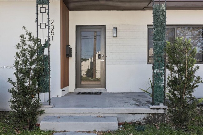 Photo - 2353 SW 31st Ave Apartment Unit 2351