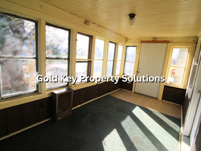 Photo - Open Floor Plan 2 BR 1 BA House with Sun P...