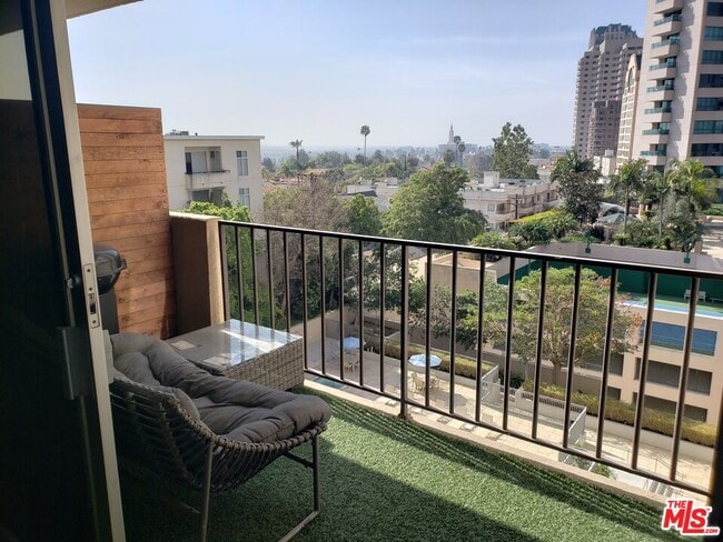 Building Photo - 10450 Wilshire Blvd Unit 6D-1 Rental