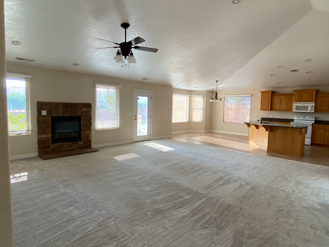 Photo - 828 N 225 W House
