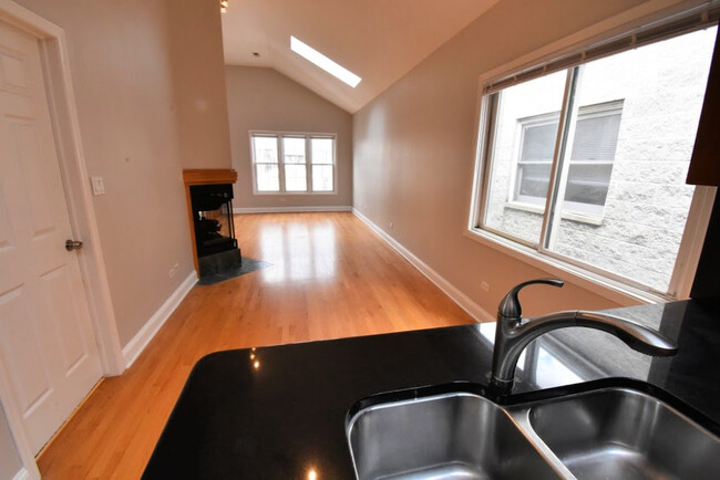 Photo - 1518 W Superior St Condo Unit 3