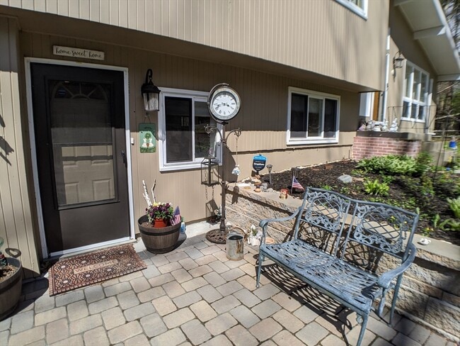 Building Photo - 40 Barton Dr Unit 40