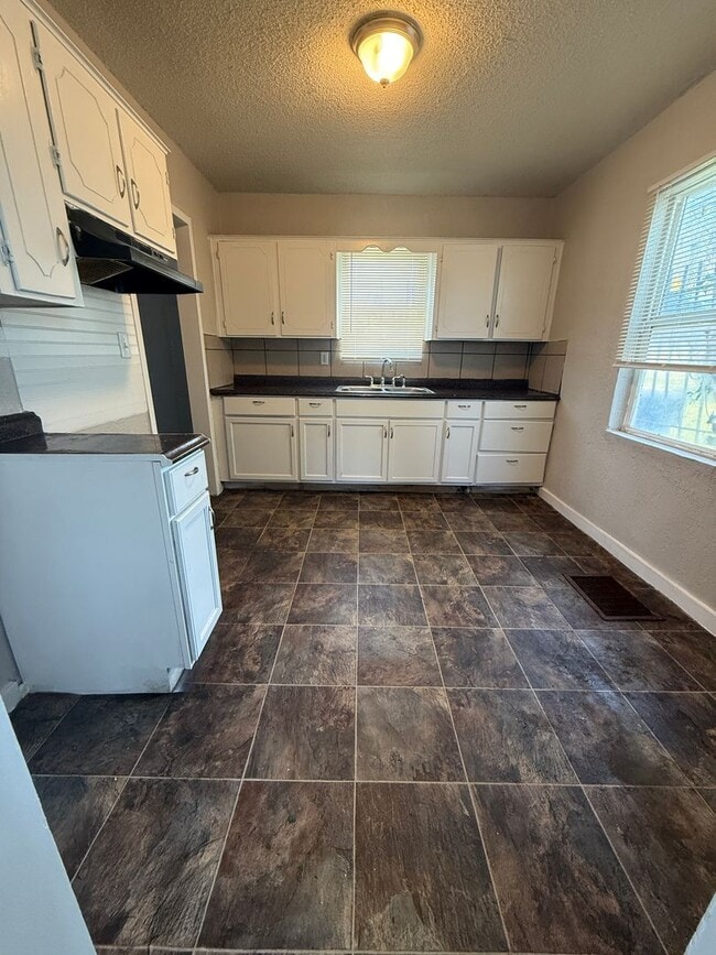 Photo - 2 bedroom townhome right off the highway!