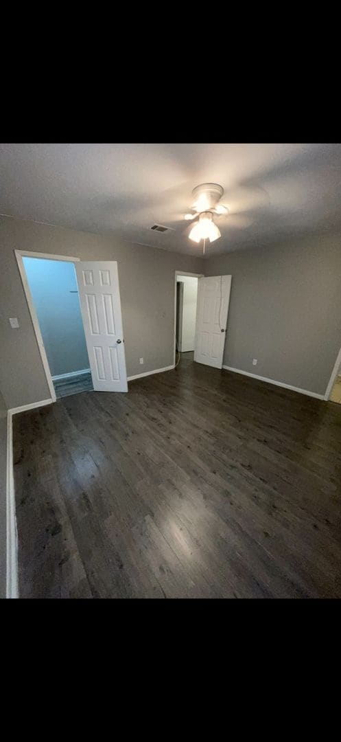 Photo - 220 20th St N