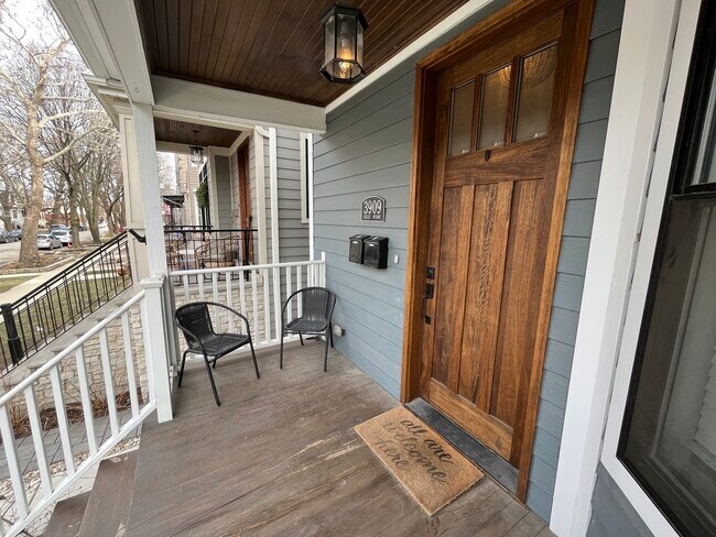 Photo - 3909 N Seeley Ave