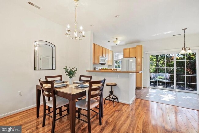 Photo - 23110 Blackthorn Square