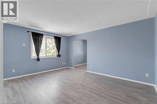 Photo - 16 East Ave Unité 5