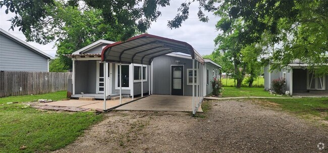 Building Photo - 5701 County Rd 288 Rental