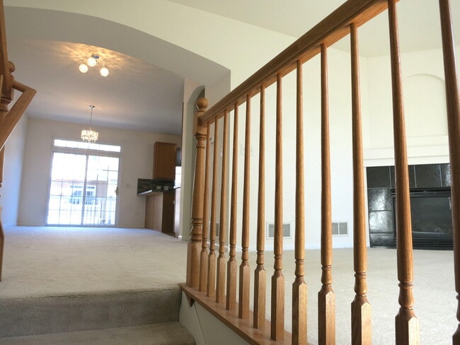 Photo - 907 Neudearborn Ln